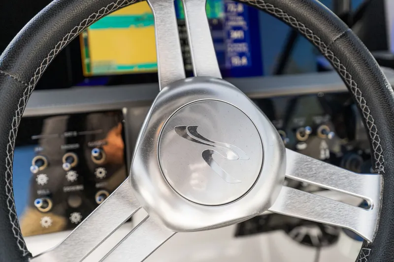 Slide: The Image of Sea Ray SDX 290 OB 2023 - 24