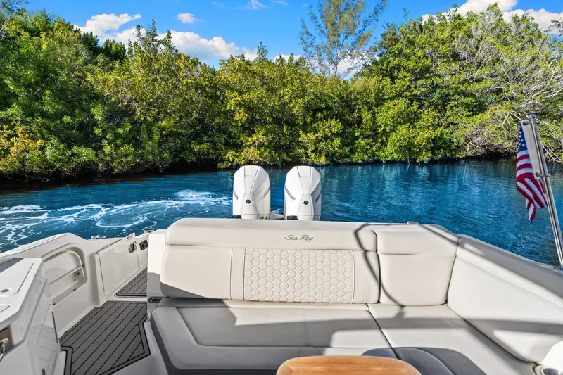 Slide: The Image of Sea Ray SDX 290 OB 2023 - 36