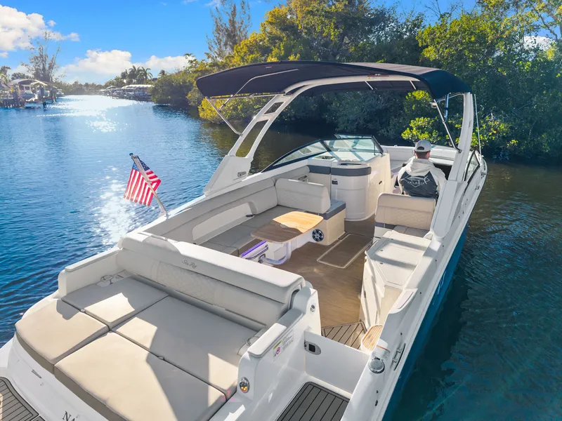 Slide: The Image of Sea Ray SDX 290 OB 2023 - 6