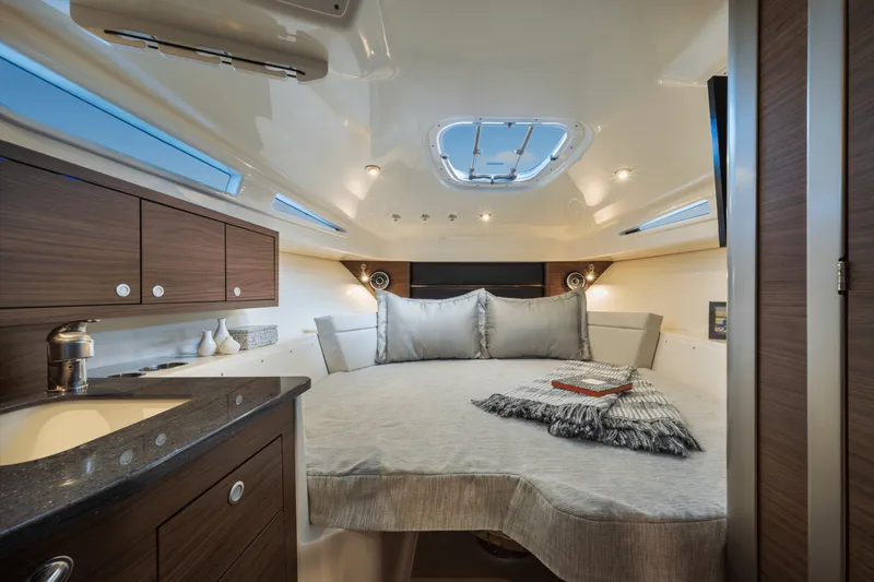 Slide: The Image of Boston Whaler 325 Conquest 2026 - 38