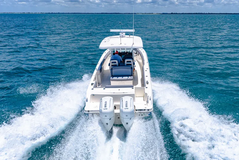 Slide: The Image of Boston Whaler 330 Outrage 2026 - 26