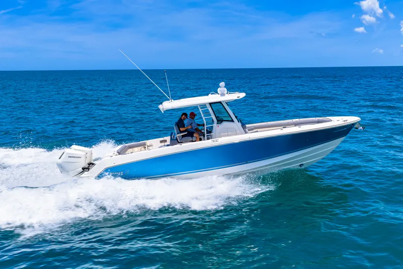 Slide: The Image of Boston Whaler 330 Outrage 2026 - 28