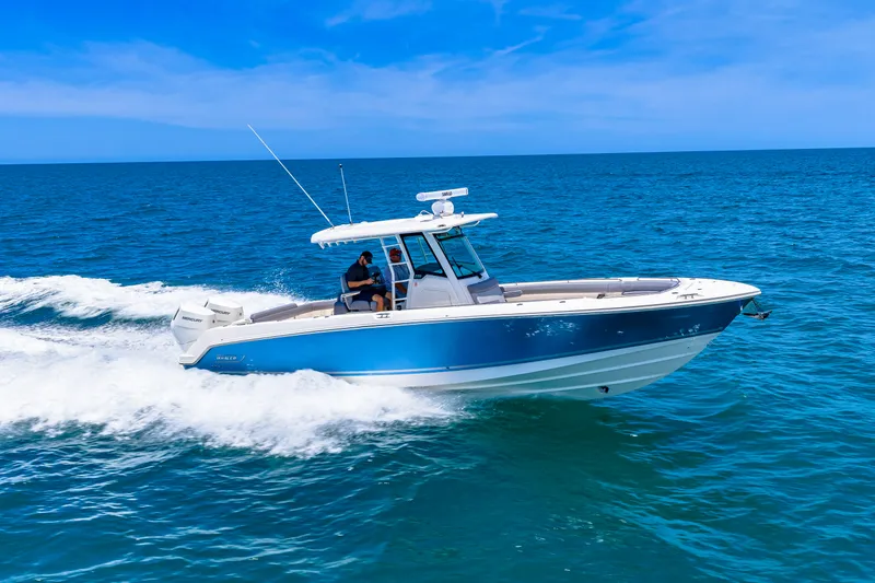 Slide: The Image of Boston Whaler 330 Outrage 2026 - 29