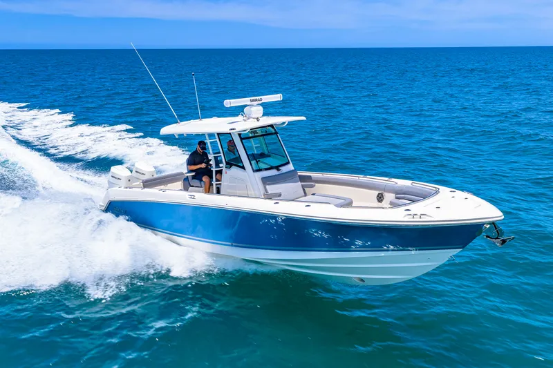 Slide: The Image of Boston Whaler 330 Outrage 2026 - 30