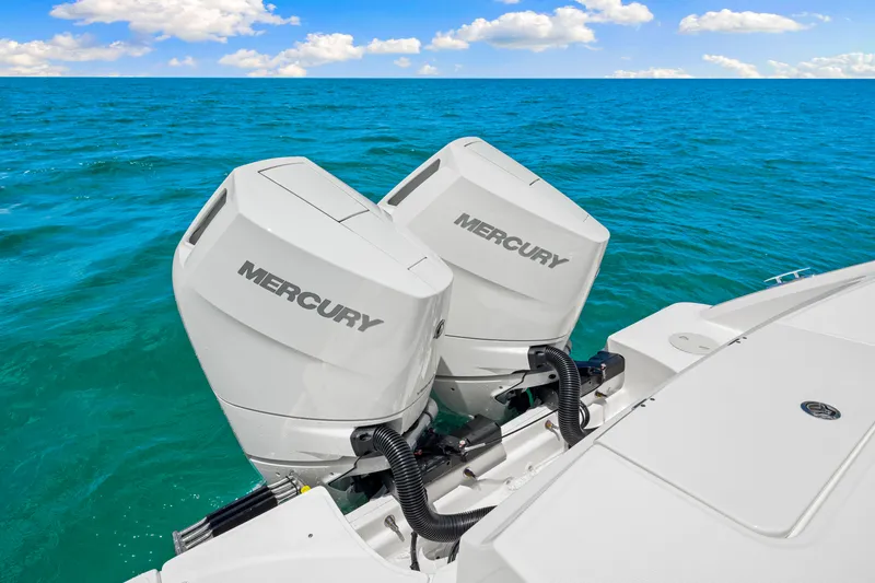 Slide: The Image of Boston Whaler 330 Outrage 2026 - 37