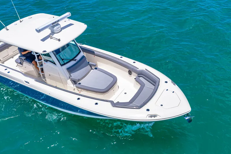 Slide: The Image of Boston Whaler 330 Outrage 2026 - 45