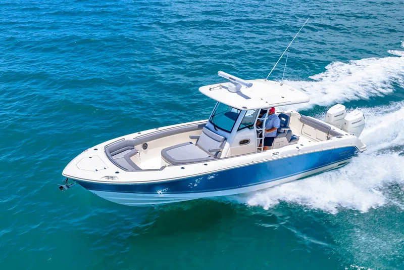 Slide: The Image of Boston Whaler 330 Outrage 2026 - 50