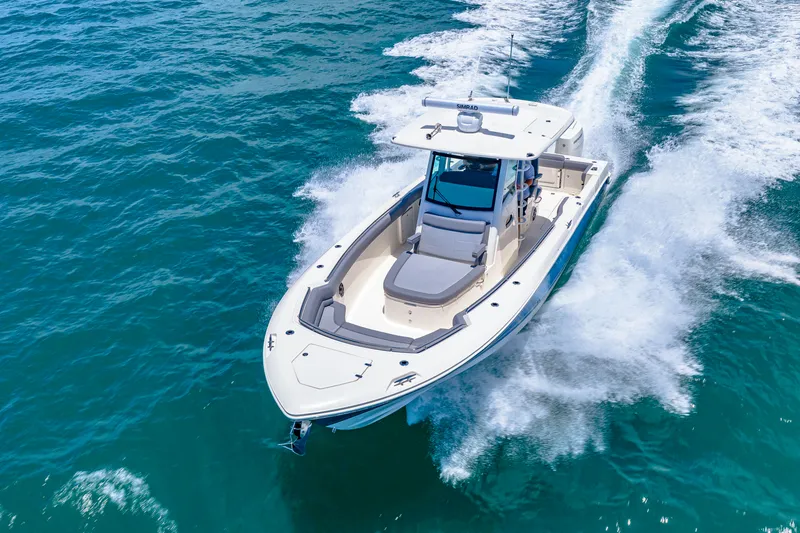Slide: The Image of Boston Whaler 330 Outrage 2026 - 51