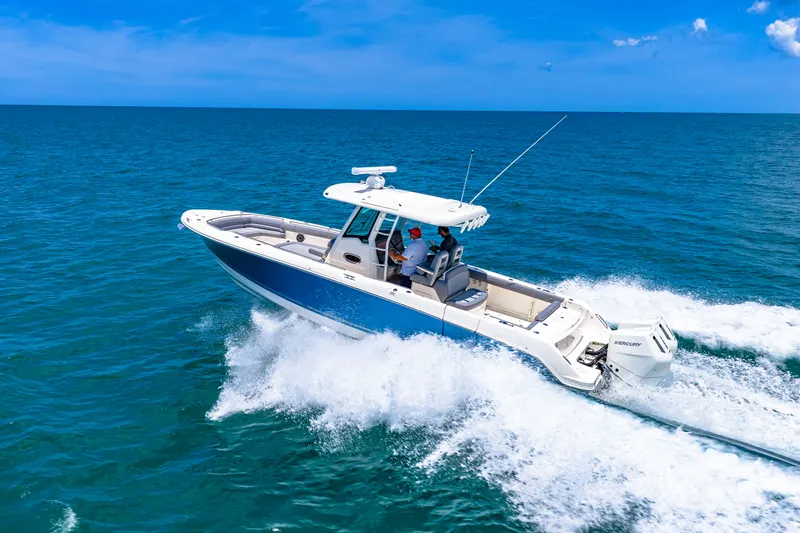 Slide: The Image of Boston Whaler 330 Outrage 2026 - 53