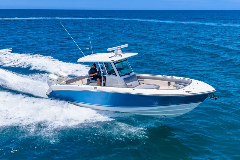 Slide: The Image of Boston Whaler 330 Outrage 2026 - 56