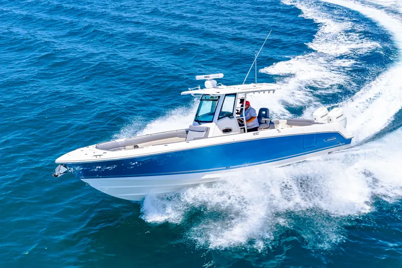 Slide: The Image of Boston Whaler 330 Outrage 2026 - 59