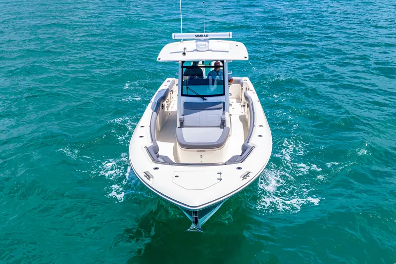 Slide: The Image of Boston Whaler 330 Outrage 2026 - 65