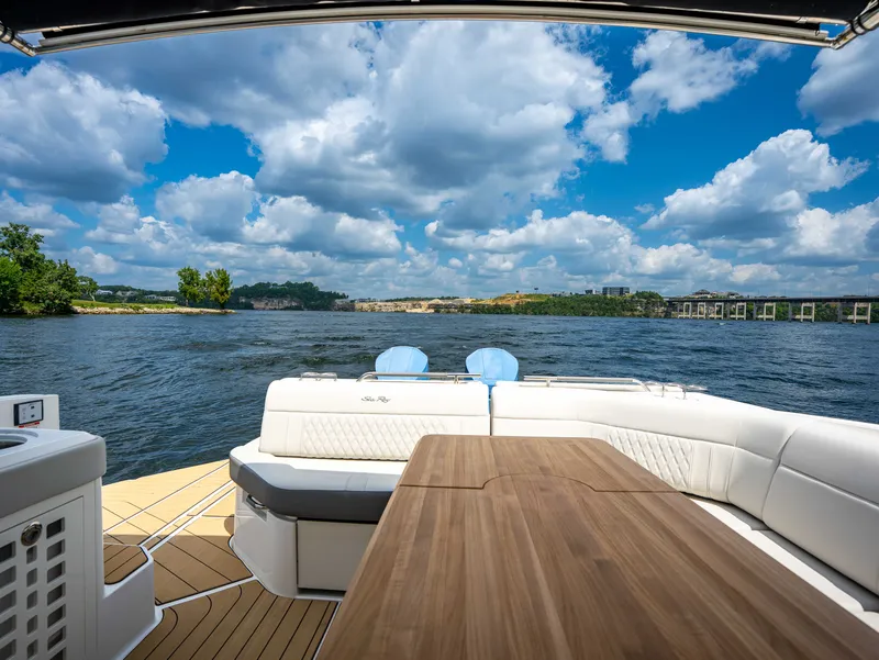 Slide: The Image of Sea Ray SLX 400 Outboard 2026 - 21