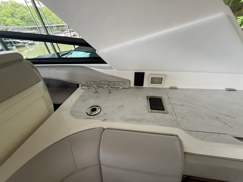 Slide: The Image of Sea Ray SLX 400 Outboard 2026 - 14