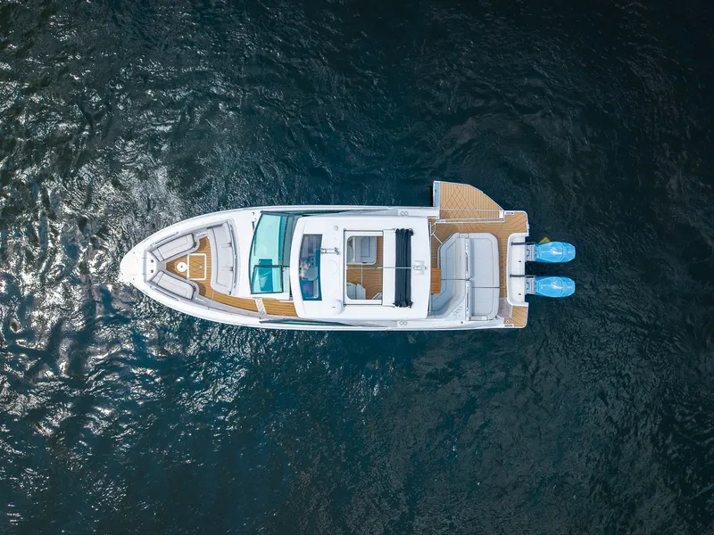 Slide: The Image of Sea Ray SLX 400 Outboard 2026 - 3