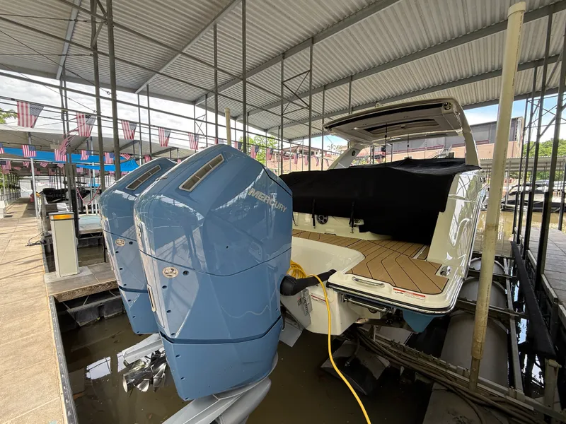Slide: The Image of Sea Ray SLX 400 Outboard 2026 - 4