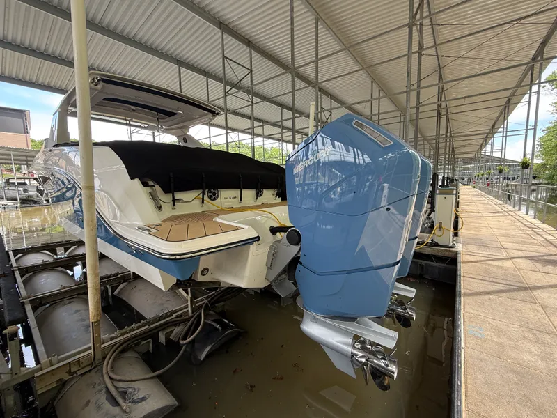 Slide: The Image of Sea Ray SLX 400 Outboard 2026 - 5
