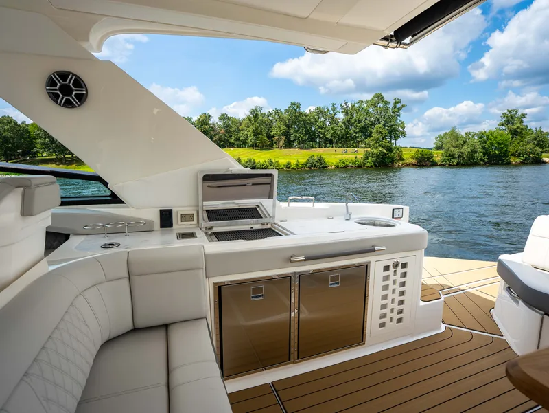 Slide: The Image of Sea Ray SLX 400 Outboard 2026 - 26