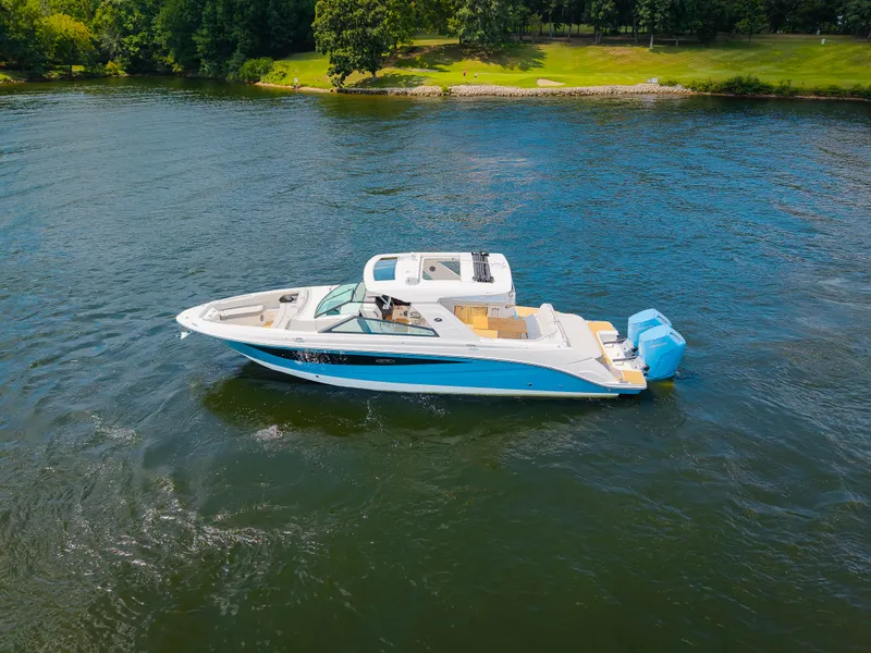 Slide: The Image of Sea Ray SLX 400 Outboard 2026 - 0