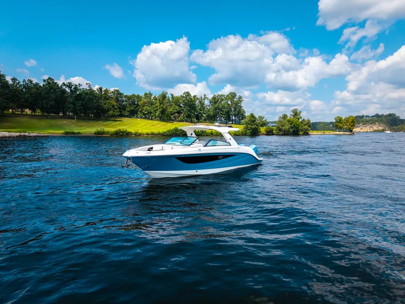 Slide: The Image of Sea Ray SLX 400 Outboard 2026 - 2