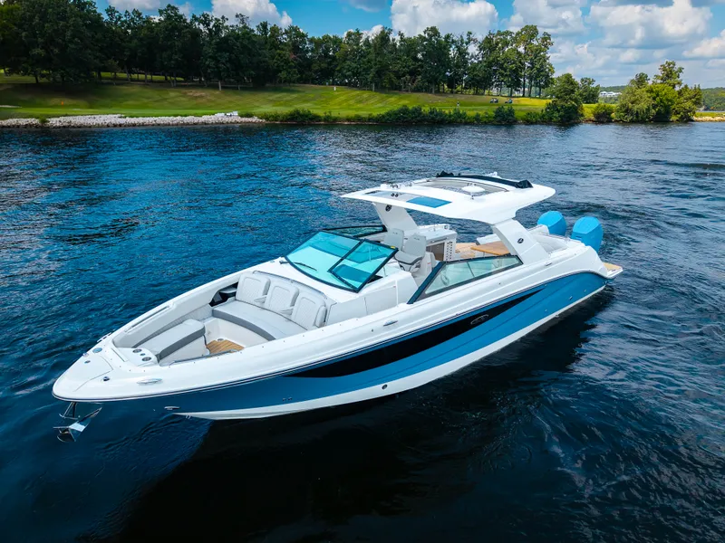 Slide: The Image of Sea Ray SLX 400 Outboard 2026 - 6