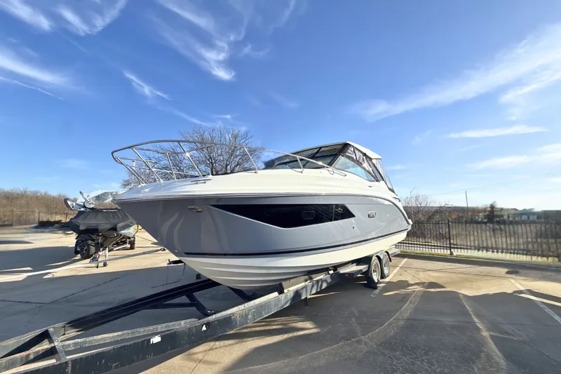 Slide: The Image of Sea Ray Sundancer 320 2026 - 4