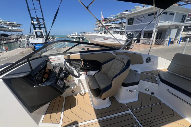 Slide: The Image of Sea Ray SPX 210 Outboard 2026 - 11