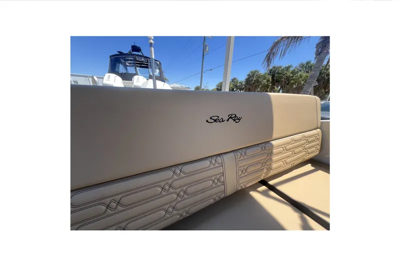 Slide: The Image of Sea Ray SPX 210 Outboard 2026 - 18