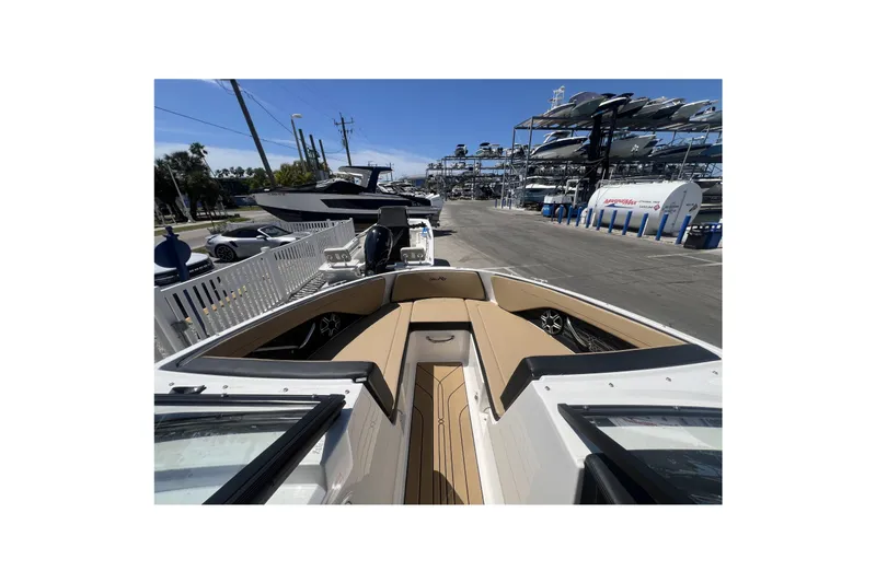 Slide: The Image of Sea Ray SPX 210 Outboard 2026 - 19