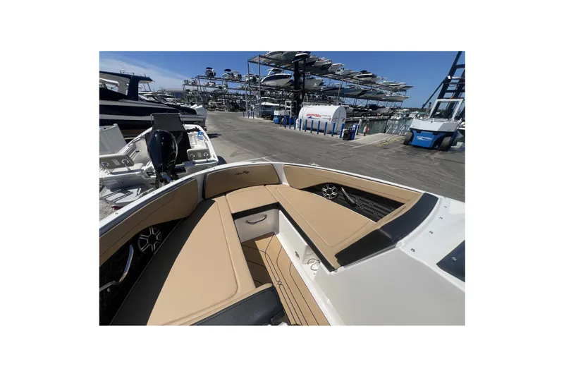 Slide: The Image of Sea Ray SPX 210 Outboard 2026 - 21