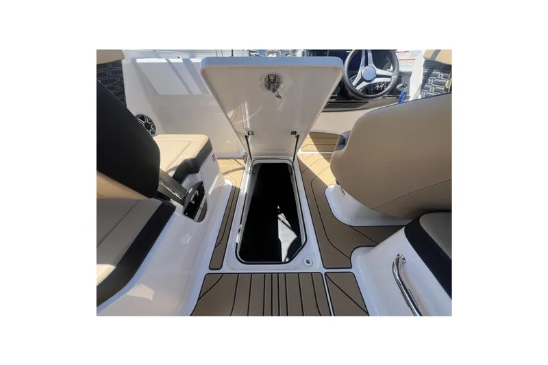 Slide: The Image of Sea Ray SPX 210 Outboard 2026 - 23