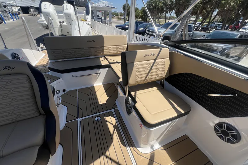 Slide: The Image of Sea Ray SPX 210 Outboard 2026 - 24