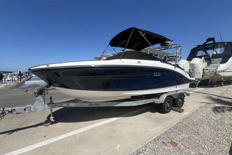 Slide: The Image of Sea Ray SPX 210 Outboard 2026 - 3