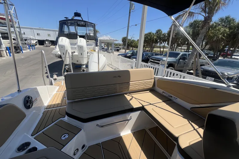 Slide: The Image of Sea Ray SPX 210 Outboard 2026 - 6