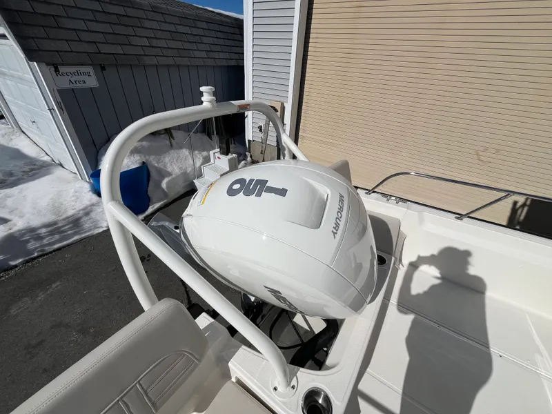 Slide: The Image of Boston Whaler 190 Montauk 2026 - 3