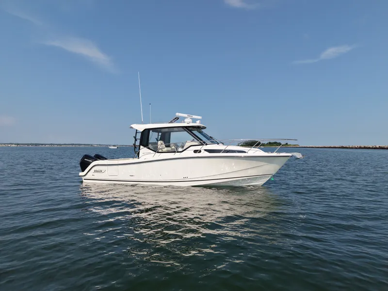 Slide: The Image of Boston Whaler 325 Conquest 2026 - 5