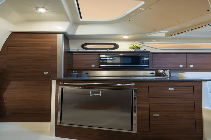 Slide: The Image of Boston Whaler 325 Conquest 2026 - 52