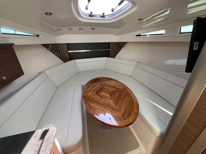 Slide: The Image of Boston Whaler 325 Conquest 2026 - 40