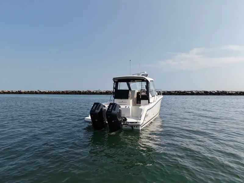 Slide: The Image of Boston Whaler 325 Conquest 2026 - 8