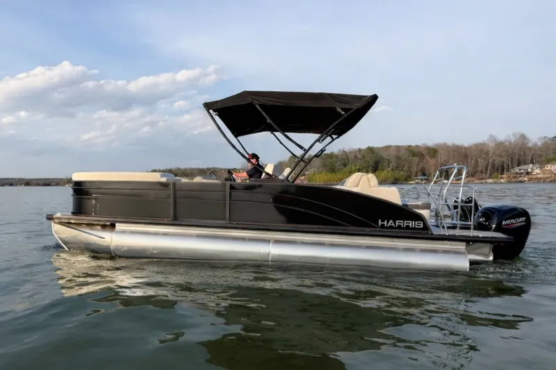 Slide: The Image of Harris Cruiser 230 2026 - 1