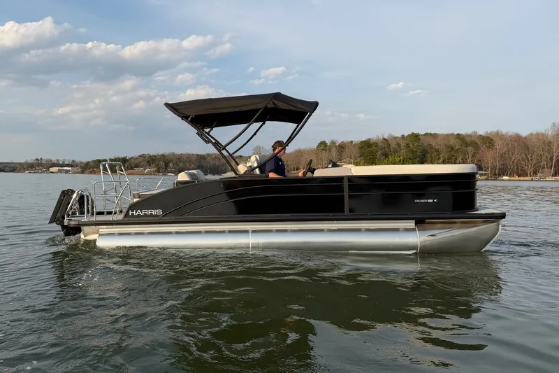 Slide: The Image of Harris Cruiser 230 2026 - 6