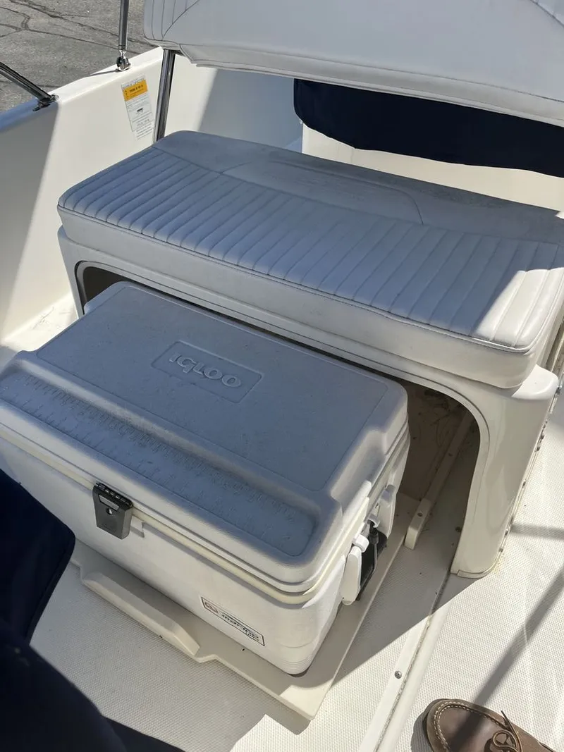 Slide: The Image of Boston Whaler 170 DAUNTLESS 2014 - 3