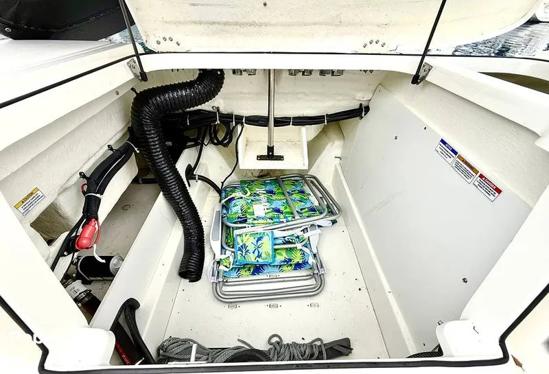 Slide: The Image of Bayliner VR6 2023 - 16705898