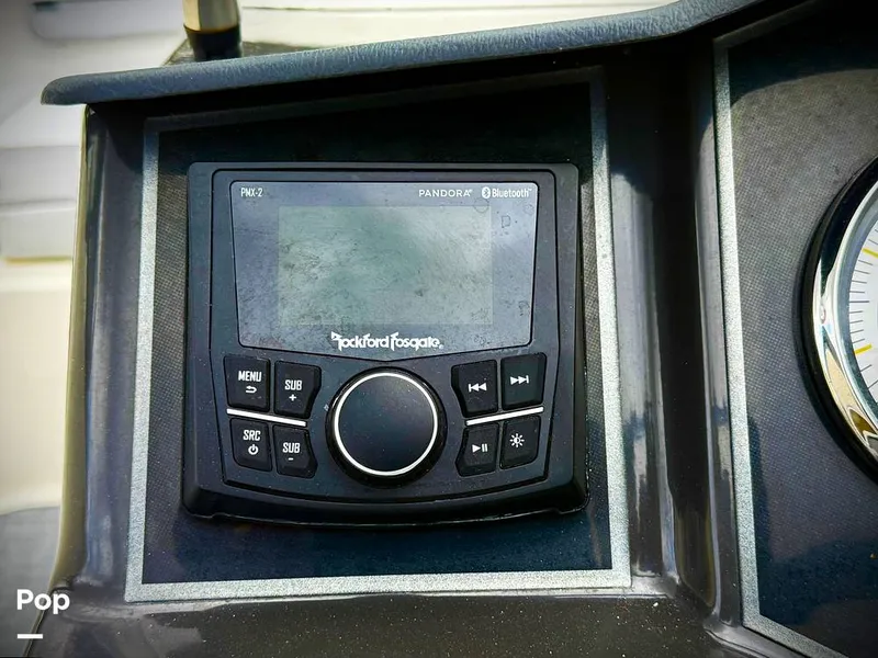 Slide: The Image of Bayliner VR6 2023 - 16705879