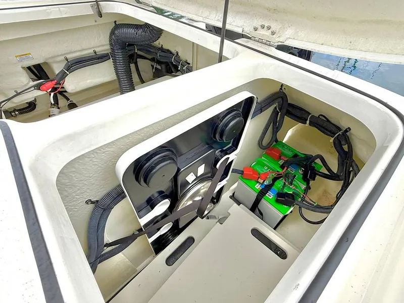 Slide: The Image of Bayliner VR6 2023 - 16705900
