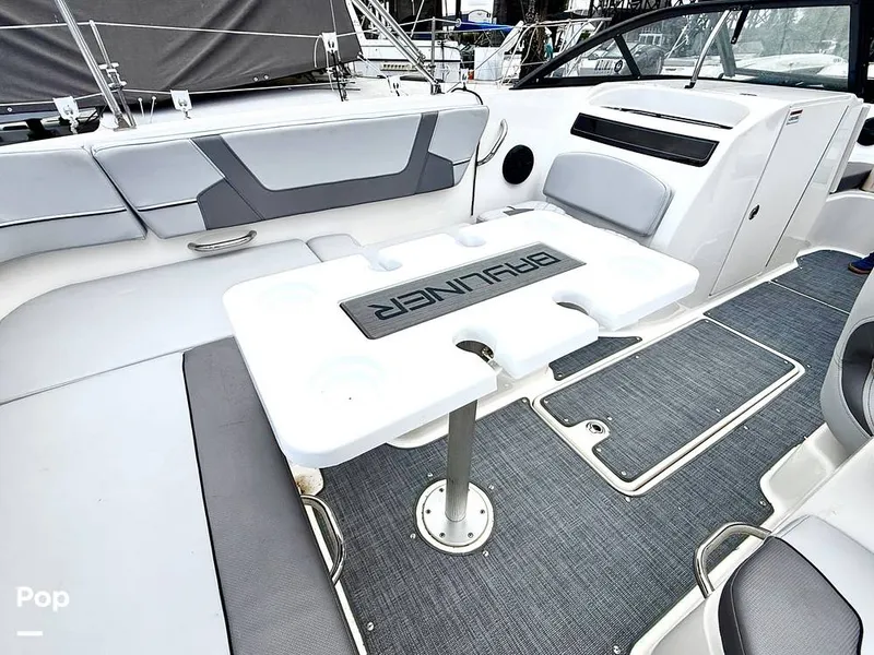 Slide: The Image of Bayliner VR6 2023 - 16705876