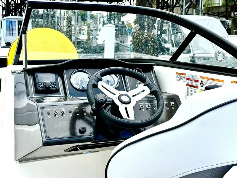 Slide: The Image of Bayliner VR6 2023 - 16705908