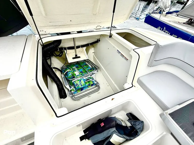 Slide: The Image of Bayliner VR6 2023 - 16705896