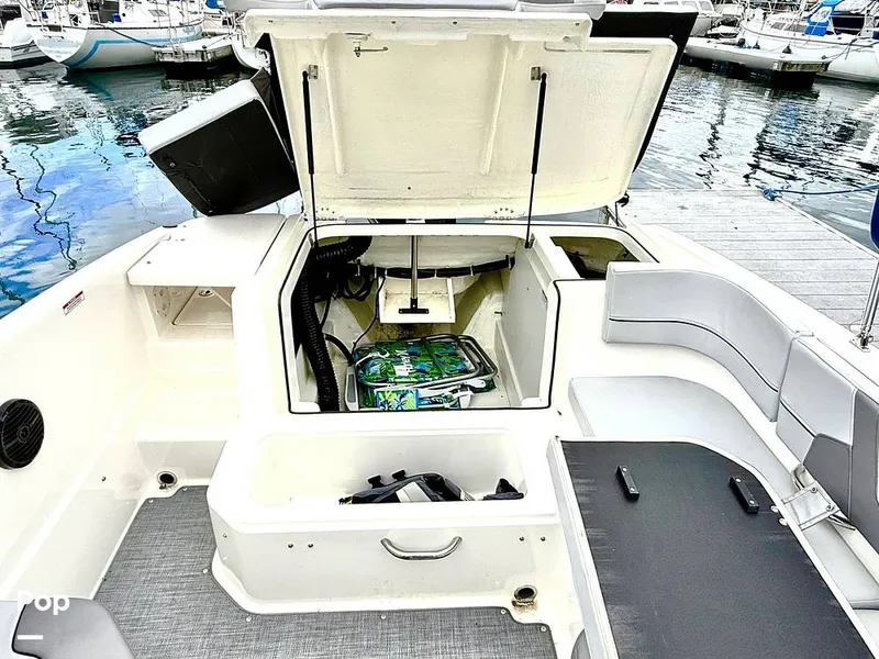 Slide: The Image of Bayliner VR6 2023 - 16705897
