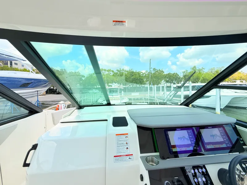 Slide: The Image of Sea Ray Sundancer 320 Outboard 2026 - 52